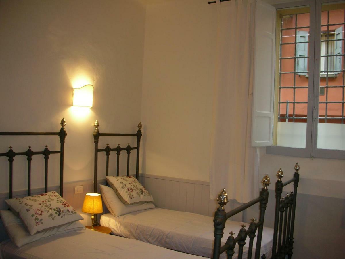 Nice Apartments In Downtown Bolonha Exterior foto